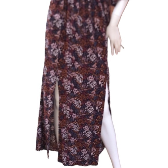 Floral Dress w/ Smocked Bodice / Tulip 3/4 length sleeves - Picture 9 of 16